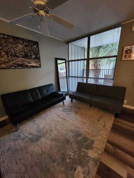 Blue Shark *W7* @ Montrose 1Br Private King Loft Lägenhet Houston Exteriör bild
