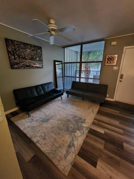 Blue Shark *W7* @ Montrose 1Br Private King Loft Lägenhet Houston Exteriör bild