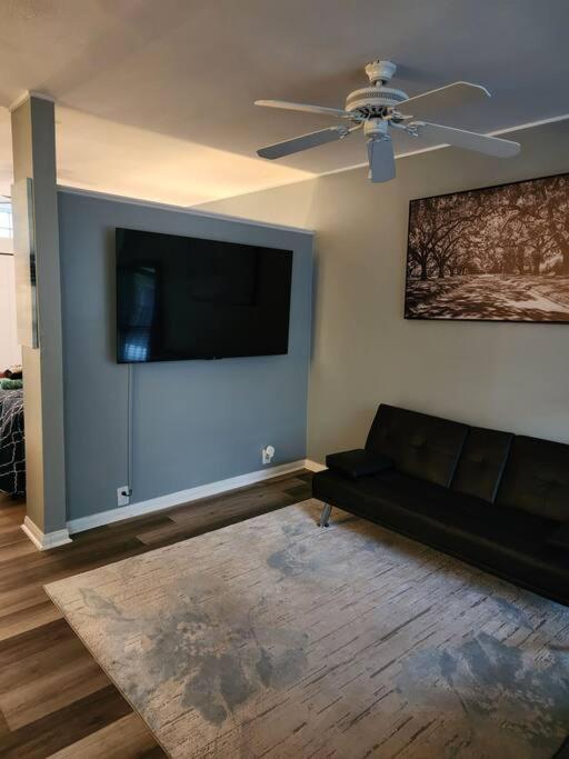 Blue Shark *W7* @ Montrose 1Br Private King Loft Lägenhet Houston Exteriör bild